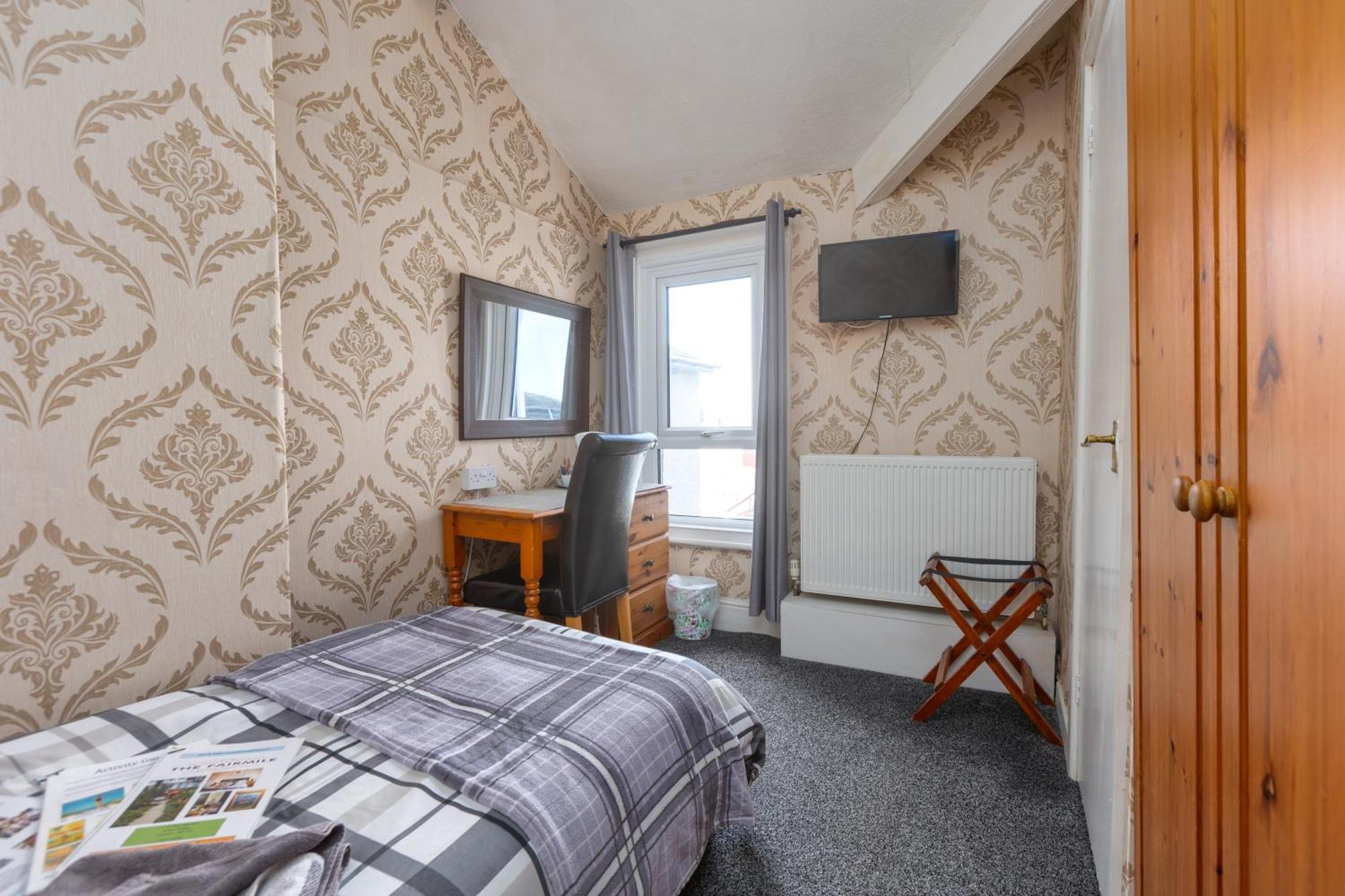 The Fairmile Bed & Breakfast Lytham St. Annes Eksteriør bilde